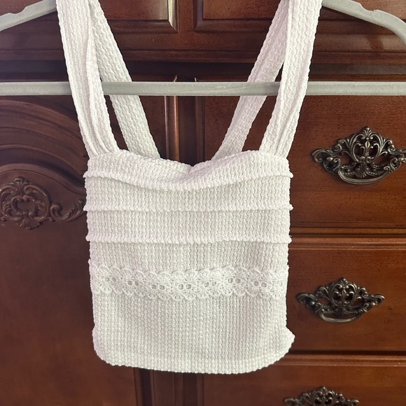 Cute white summer crop top. Never worn. XS - Picture 2 of 7